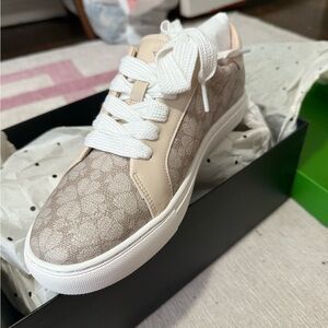 Kate Spade Erin Spade Floral Sneaker Size 9